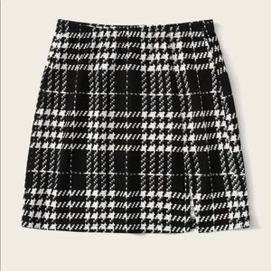 Short Plaid Skirt w/ Slit